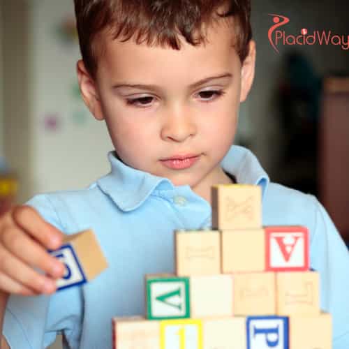 La creciente tendencia en Ecuador: ¿Por qué los padres viajan a Medellín en busca de avances en el tratamiento del autismo con células madre?